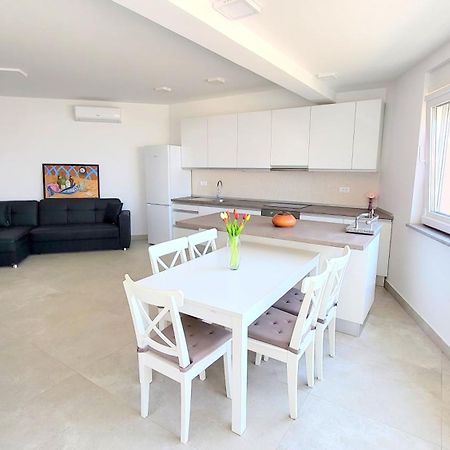 Villa Ilenia Murter Room photo